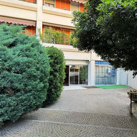 Home Stay And Relax In Milano Eksteriør billede